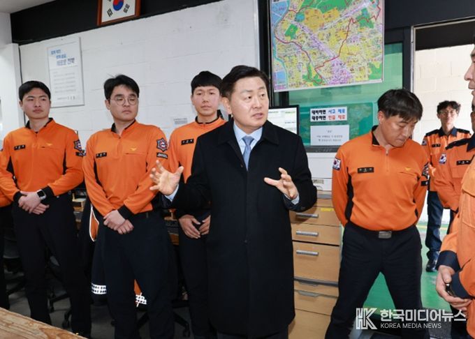 김관영 전북특별자치도지사는 설 명절을 앞둔 9일 효자119안전센터 및 관내 소방기관을 방문하여