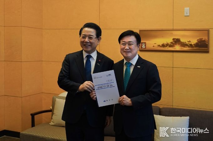 여수시는 지난 9일 2026여수세계섬박람회 성공적인 개최와 대규모 국내·외 관광객 유치 인센티브 지원 사업 등 20여 건의 도비 지원을 전남도에 공식 건의했다.