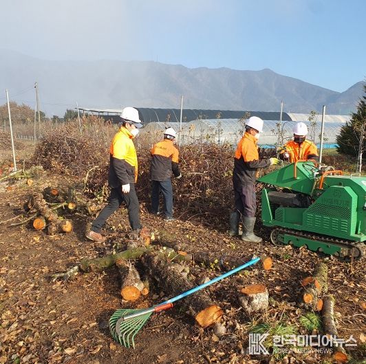 충북농기원, “영농부산물 태우지 말고 파쇄하세요”
