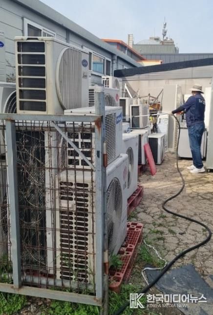 충주시, 모기 유충 단계부터 잡는다…봄철 선제 방역 강화