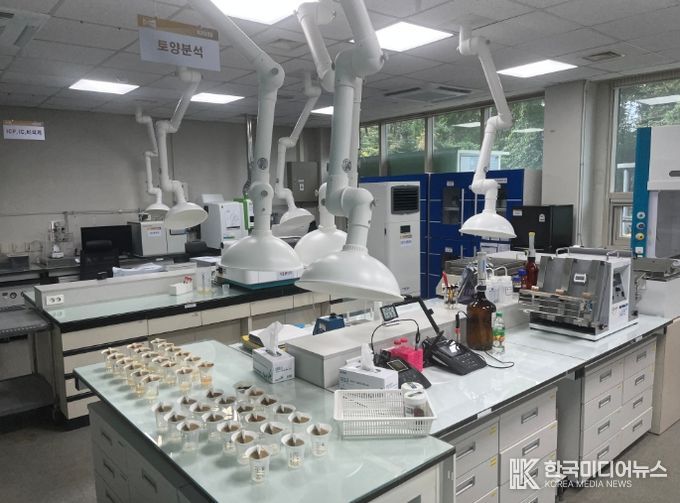 토양검정실 내부