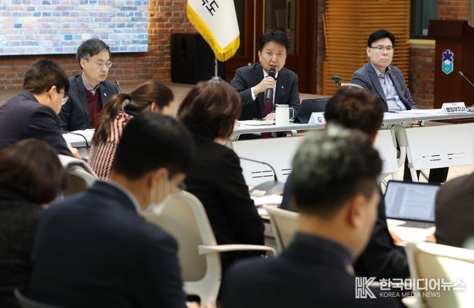 김영환 지사, ‘청주공항 민간 활주로’ 등 3대 핵심과제 강조