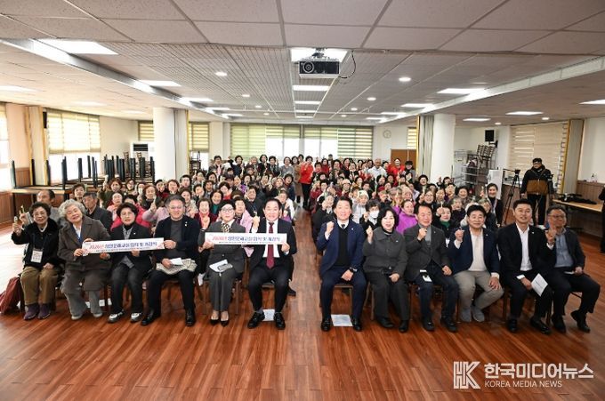 ‘배움에는 늦음이 없다’…평창군, 성인 문해교실 합동 입학 및 개강식 개최