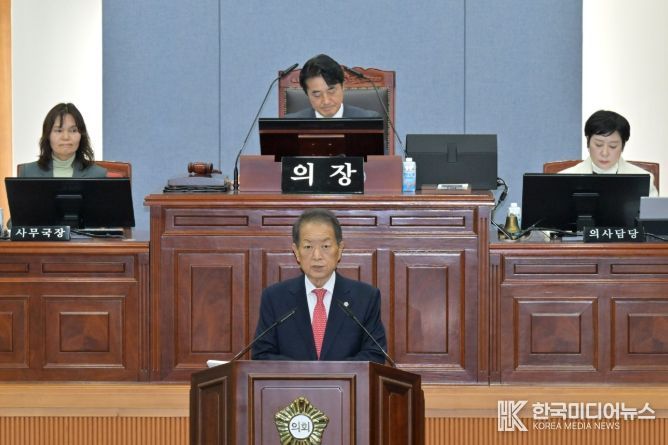 13일 서동욱 남구청장이 남구의회 제276회 임시회 제1차 본회의에서 ‘2026년 제1회 추가경정예산안’에 대한 제안설명을 하고 있다.