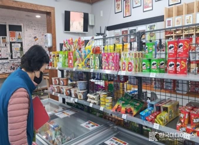 충주시, 개학 맞아 학교 주변 어린이 식품 위생 점검