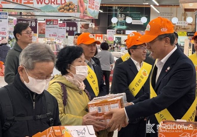 ‘제주 행복 만감 페스타’ 만감류 판촉 활동하는 오순문 시장