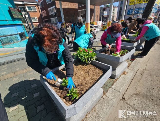 ‘봄철 도시녹화 사업’으로 도심 속 초록 생기 가득