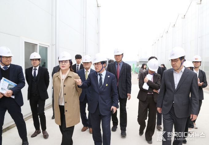 기후에너지환경부 장관, 상주시 스마트팜혁신밸리 수열에너지 도입 현장 방문
