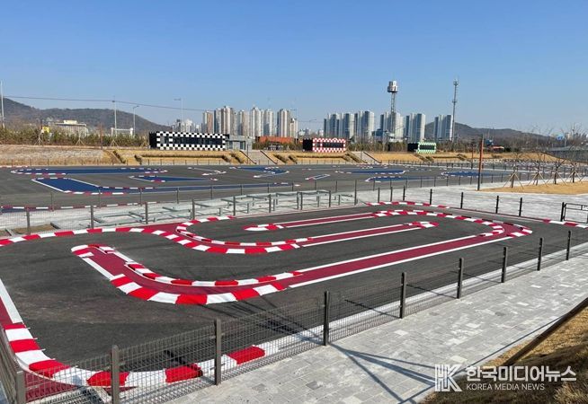 달빛공원(송도동 25 일원)에 조성된 RC스포츠 경기장 전경