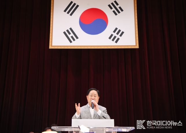 환영사하고 있는 주광덕 시장