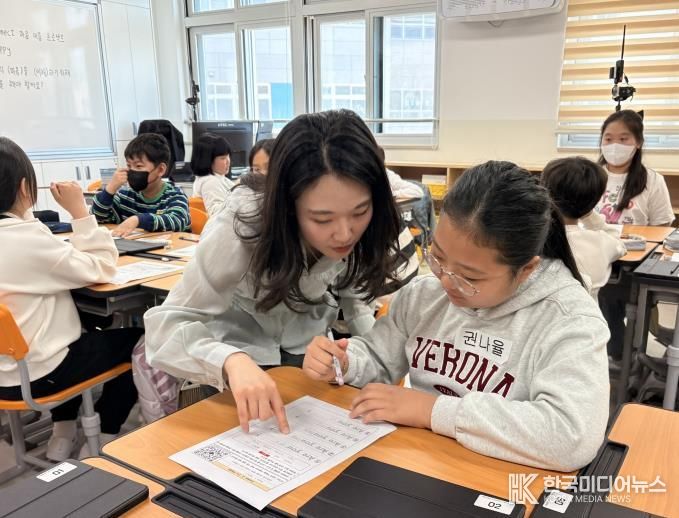 11일 예울초등학교에서 ‘2026학년도 제1차 수업 나눔 연수회’가 진행되고 있다. 사진은 분과별 수업공개 모습.