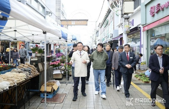 지역경제 상생발전 업무협약 이행 위한 더본코리아 백종원대표 여주 전통시장 방문해 상권 활성화 점검